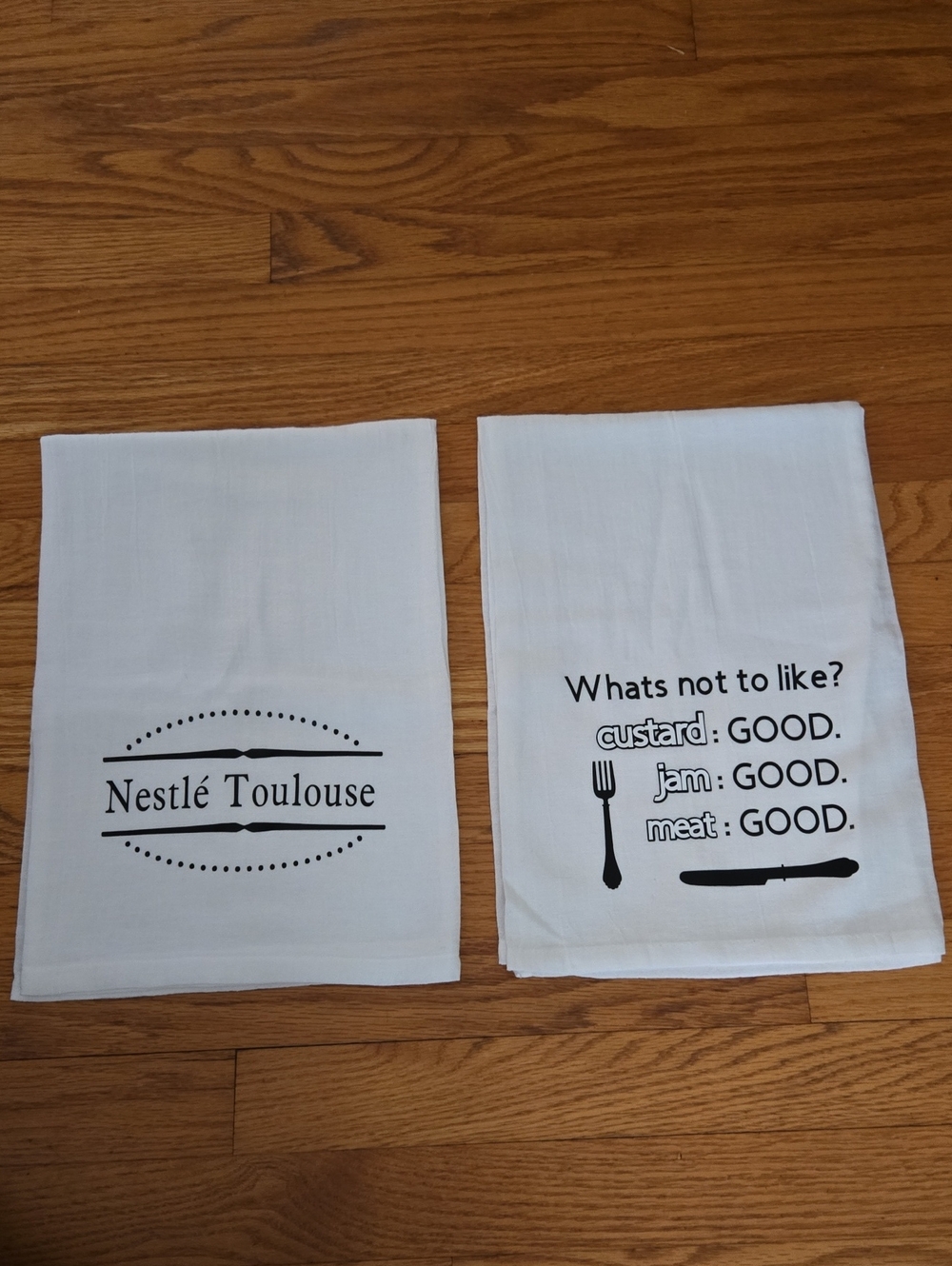 NWOT-- Tea Towels X2
